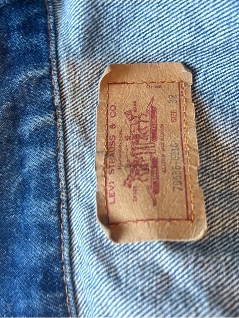 Size 32 vintage Levi's 70506-0216 trucker jacket 1980’s - Picture 2 of 6